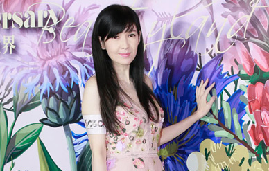 51岁周慧敏犹如21岁少女,信吗!