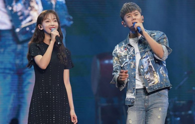 张杰杭州开唱吴谨言惊喜现身，搞笑问对方什么是大猪蹄子？