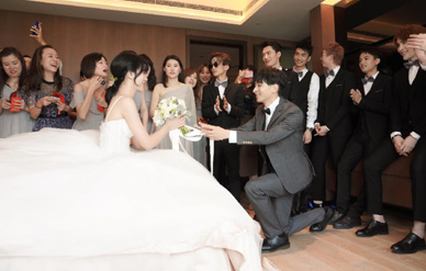 左立8年爱情长跑迎娶女友，快男十强组豪华伴郎团！