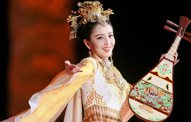 是仙女吧！佟丽娅翩翩起舞莲步轻摇美似画中仙！