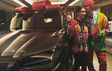 周杰伦昆凌办丑毛衣圣诞派对,开心玩游戏终极惩罚超吓人!