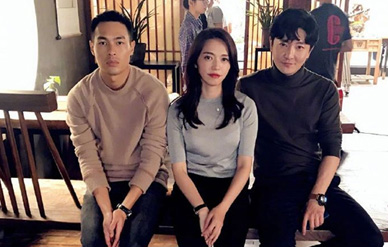 姚晨晒与郭京飞杨祐宁合照,网友发问“大强呢”!