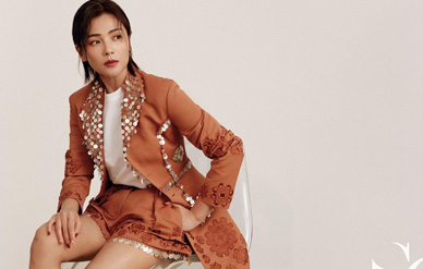 刘涛最新封面大片曝光，镇定自若悠闲慵懒！